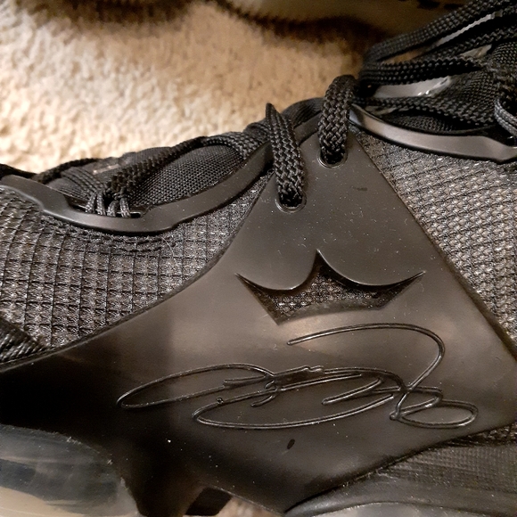 Lebron 19 - Picture 3 of 7